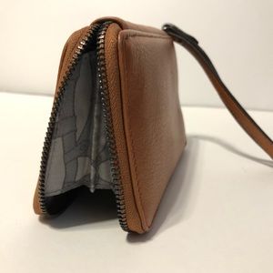 Ammie Kesternberg Zip up Wallet